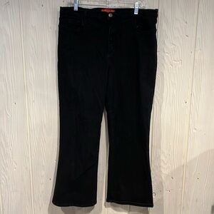 NYDJ Tummy Tuck Jeans Black 5 pocket style Stretchy Size 16 straight leg